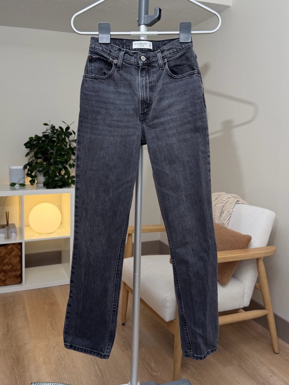 Women’s | Abercrombie & Fitch 90s Straight Jeans, Black Wash | Size 24 00S